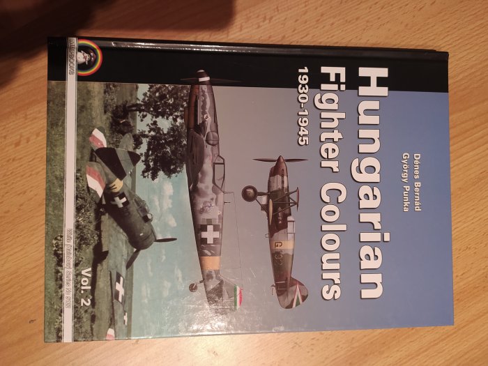 Kniha Hungarian fighter colours 1930-1945 vol.2 - Trh knih
