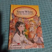 kniha Snow White and the Seven Dwarfs Favorite Tales , Ladybird Books 1993