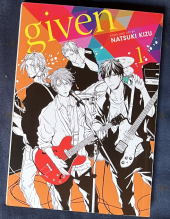 kniha Given Vol.1 Sometimes a song can save your life. Love of music unites the four members of the band Given: hotheaded guitarist Uenoyama, playboy drummer Akihiko, gentle bassist Haruki, and Mafuyu, a singer gifted with great talent and burdene..., Praha 2014