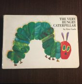 kniha The Very Hungry Caterpillar, Puffin books 1994