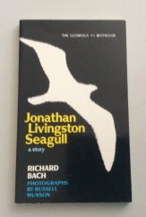 kniha Jonathan Livingston Seagull a story, Avon Books 1973