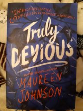 kniha Truly Devious, Katherine Tegen Books 2018