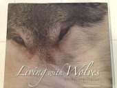 kniha Living with Wolves, Mountaineers Books 2005