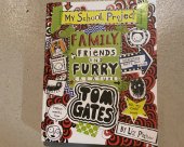 kniha Tom Gates My School Project, Internet Archive 2017