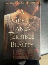 kniha A Great and terrible beauty, Delacorte Press 2010