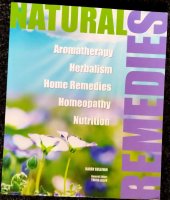 kniha Natural Remedies Aromatherapy, Herbalism, Home Remedies, Homeopathy, Nutrition, Flame Tree Publishing 2010