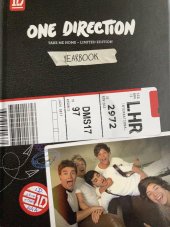 kniha One Direction Yearbook Take me home, Sony Music Entertainment 2012